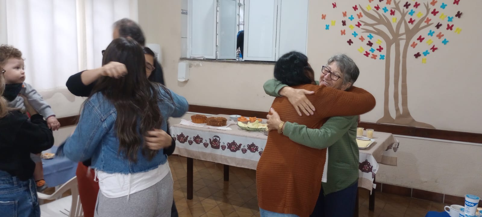 Homenagem ao Dia das Mães com jantar organizado pela UMP.